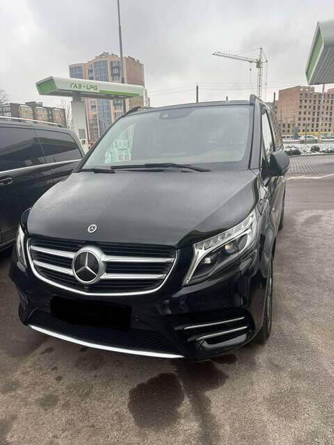 Послуги трансферу на мінівені Mercedes-Benz Vito